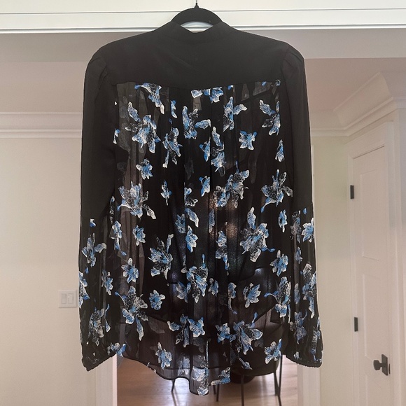 NWT - DVF black semi-sheer chiffon blouse with blue orchid print - Size 12 - Picture 3 of 11